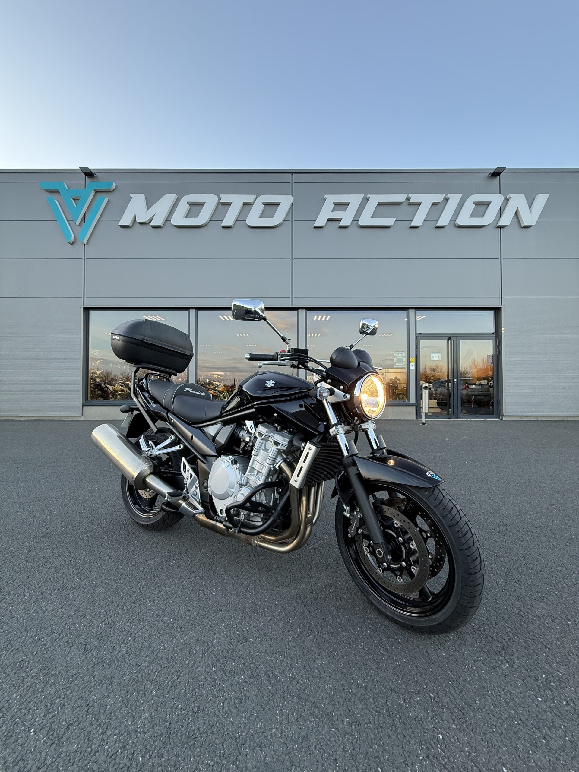 Lire la suite à propos de l’article SUZUKI GSF 650