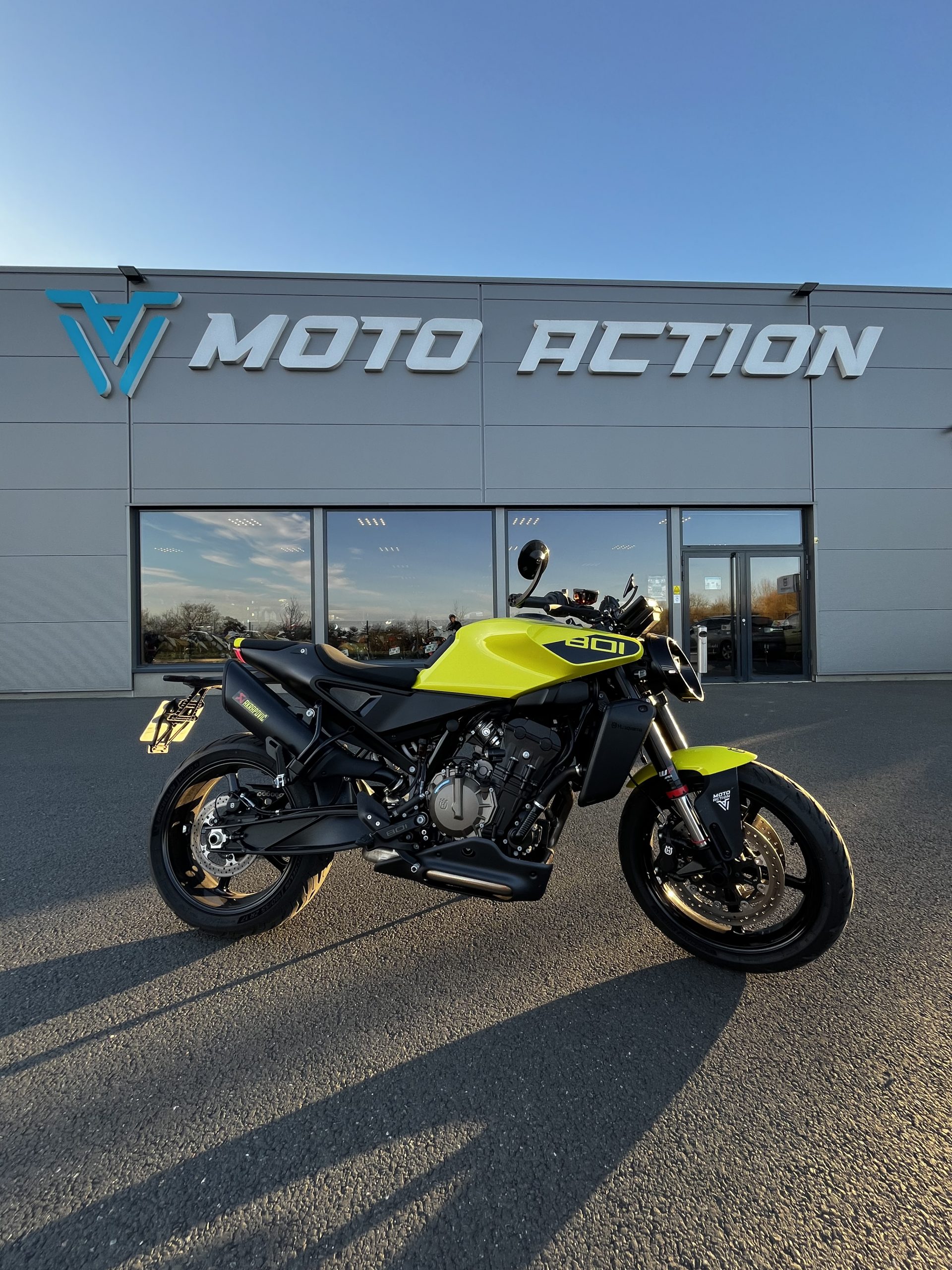 Lire la suite à propos de l’article HUSQVARNA 801 VITPILEN